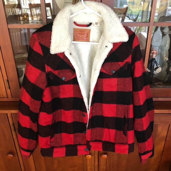 levi's red and black jacket